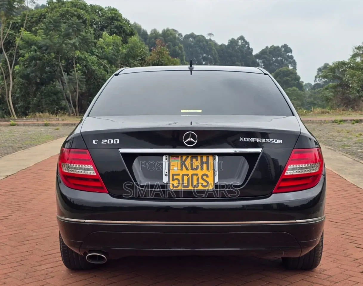 Mercedes-Benz C200 2010 Black