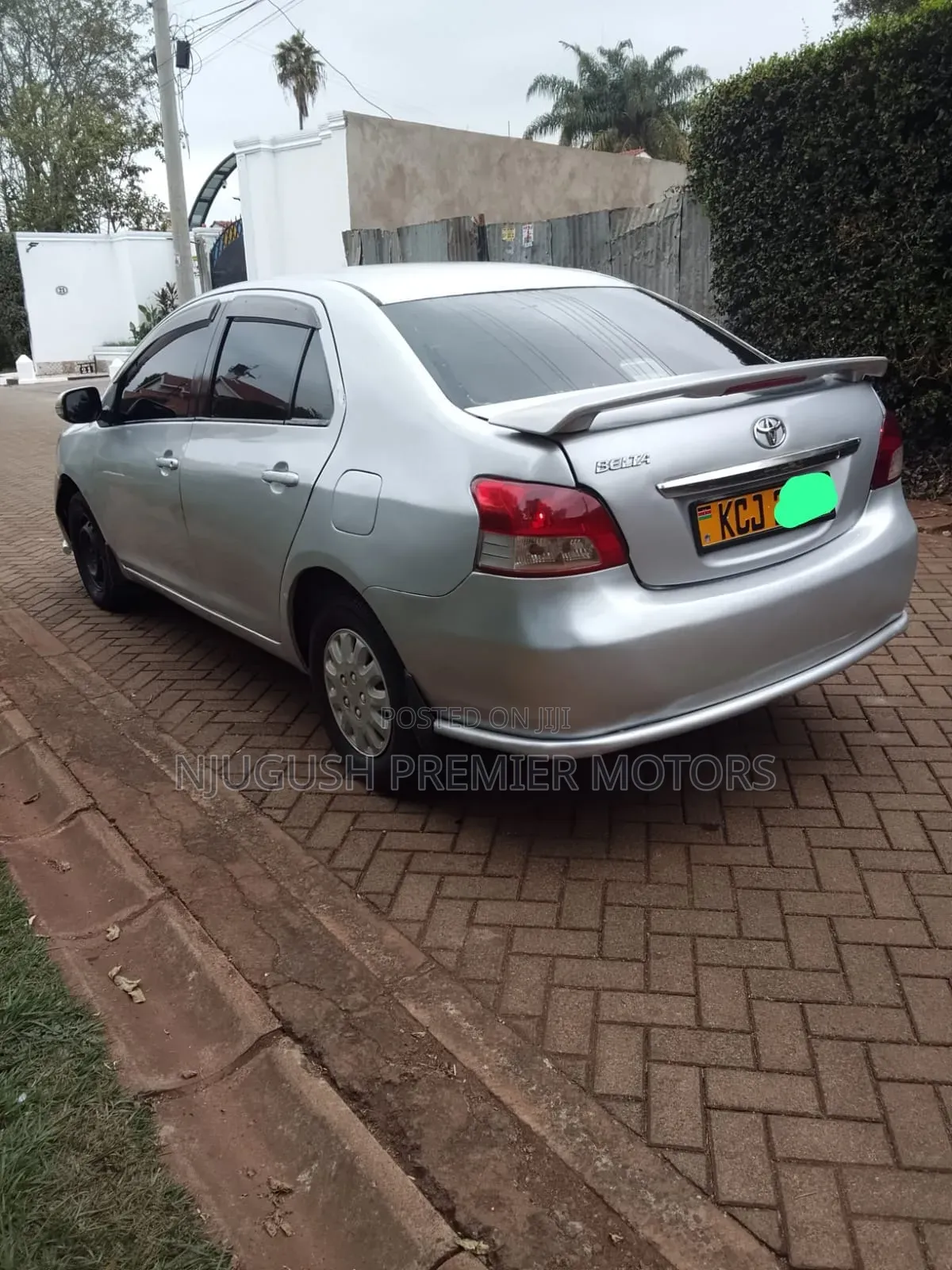Toyota Belta 2009 Silver