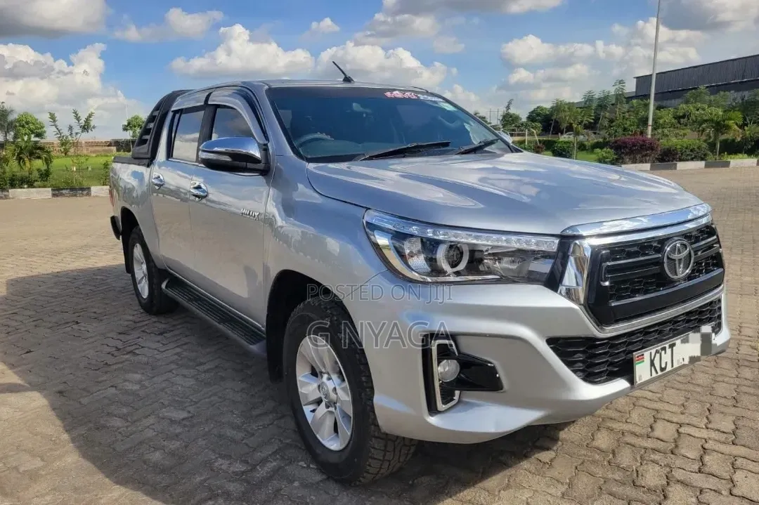 Toyota Hilux 2015 Silver