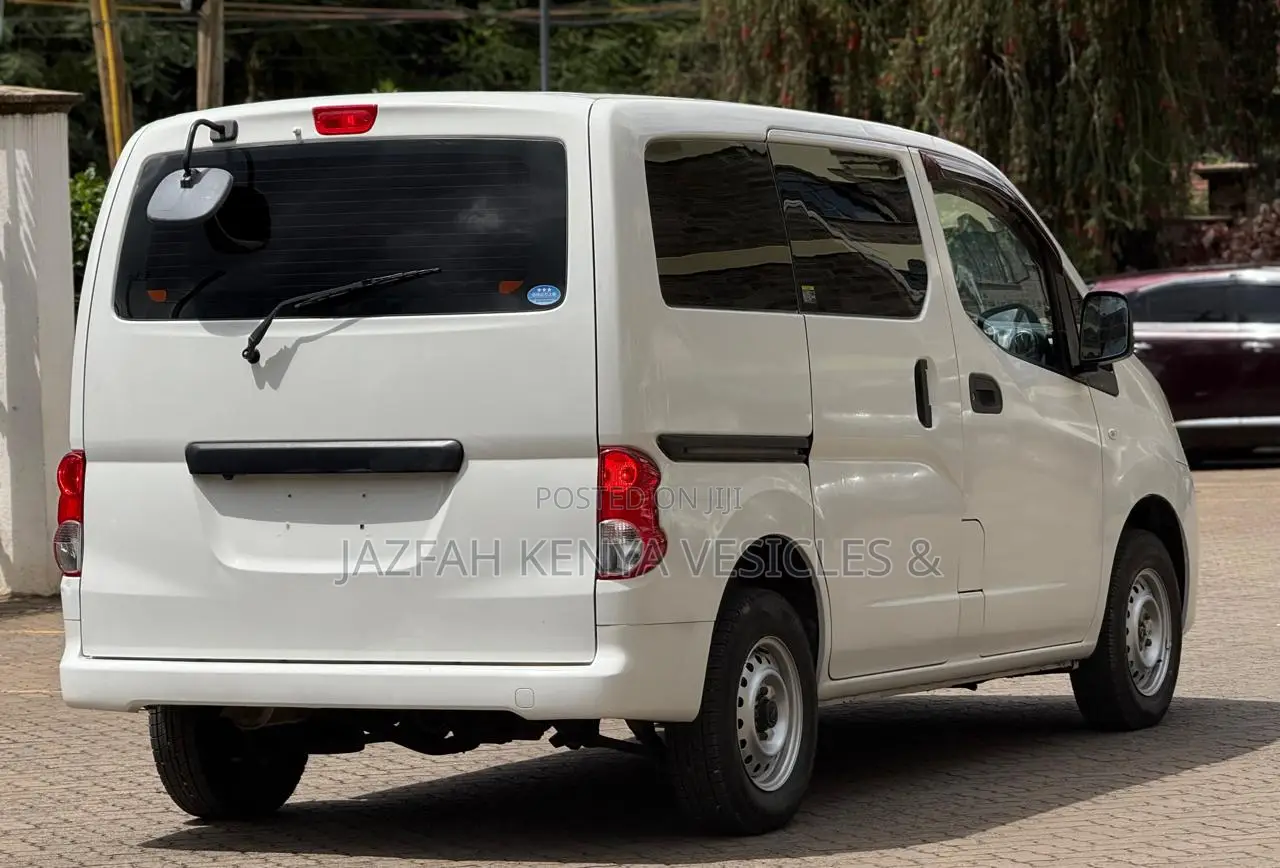 Nissan NV200 2018 White