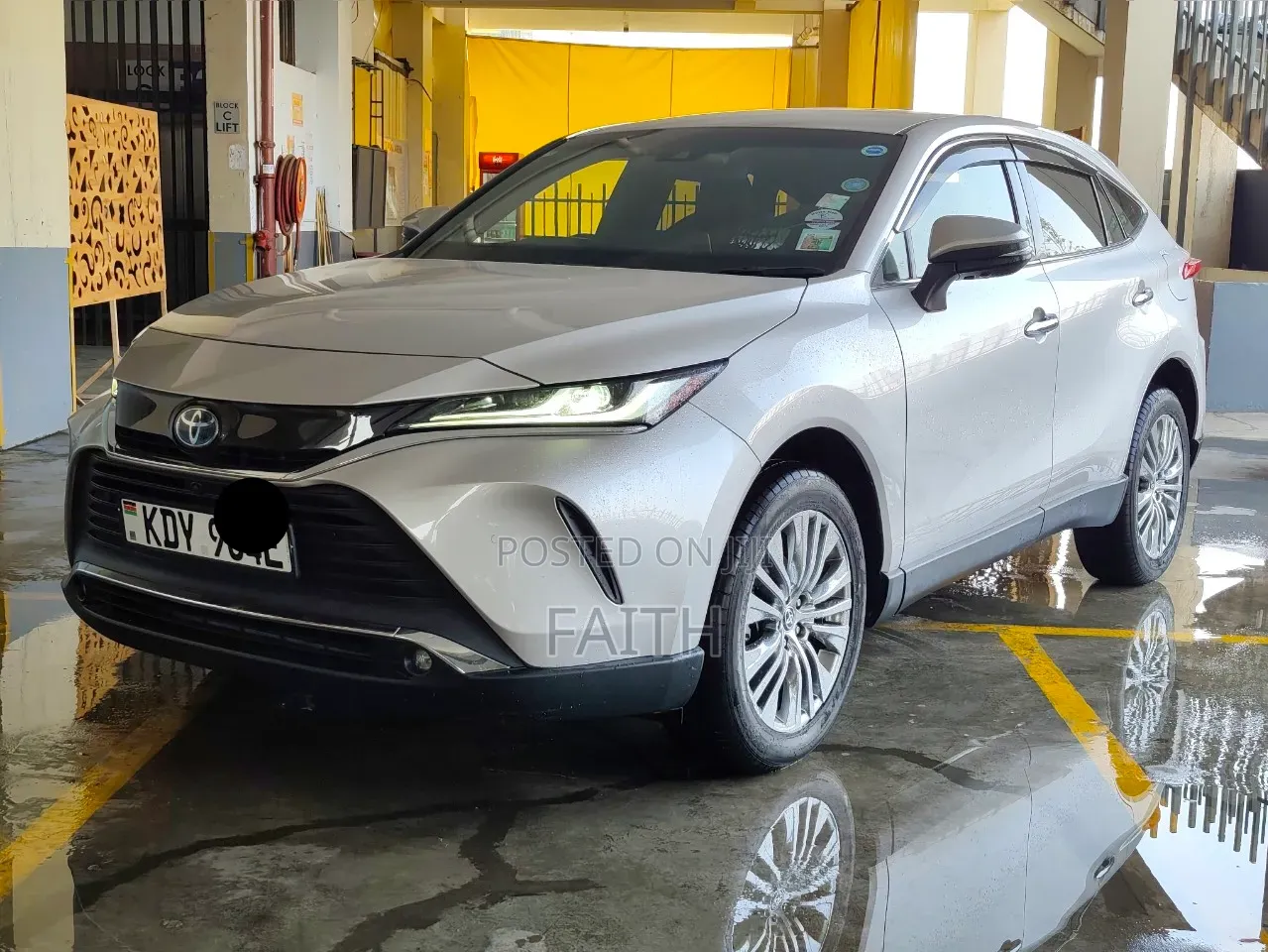 Toyota Harrier 2022 Silver