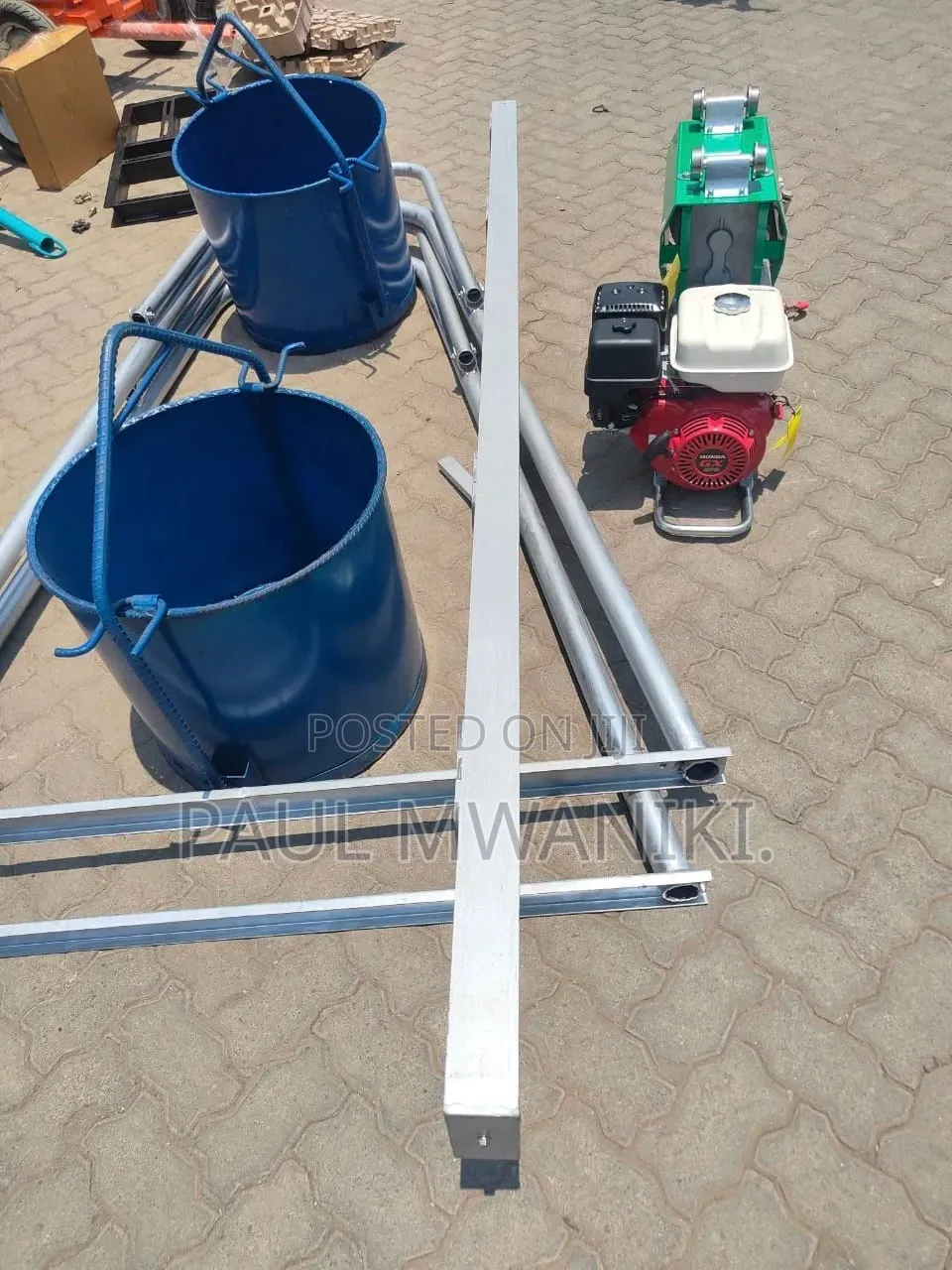  Iori Italy Concrete Hoist – 1,000kg Capacity