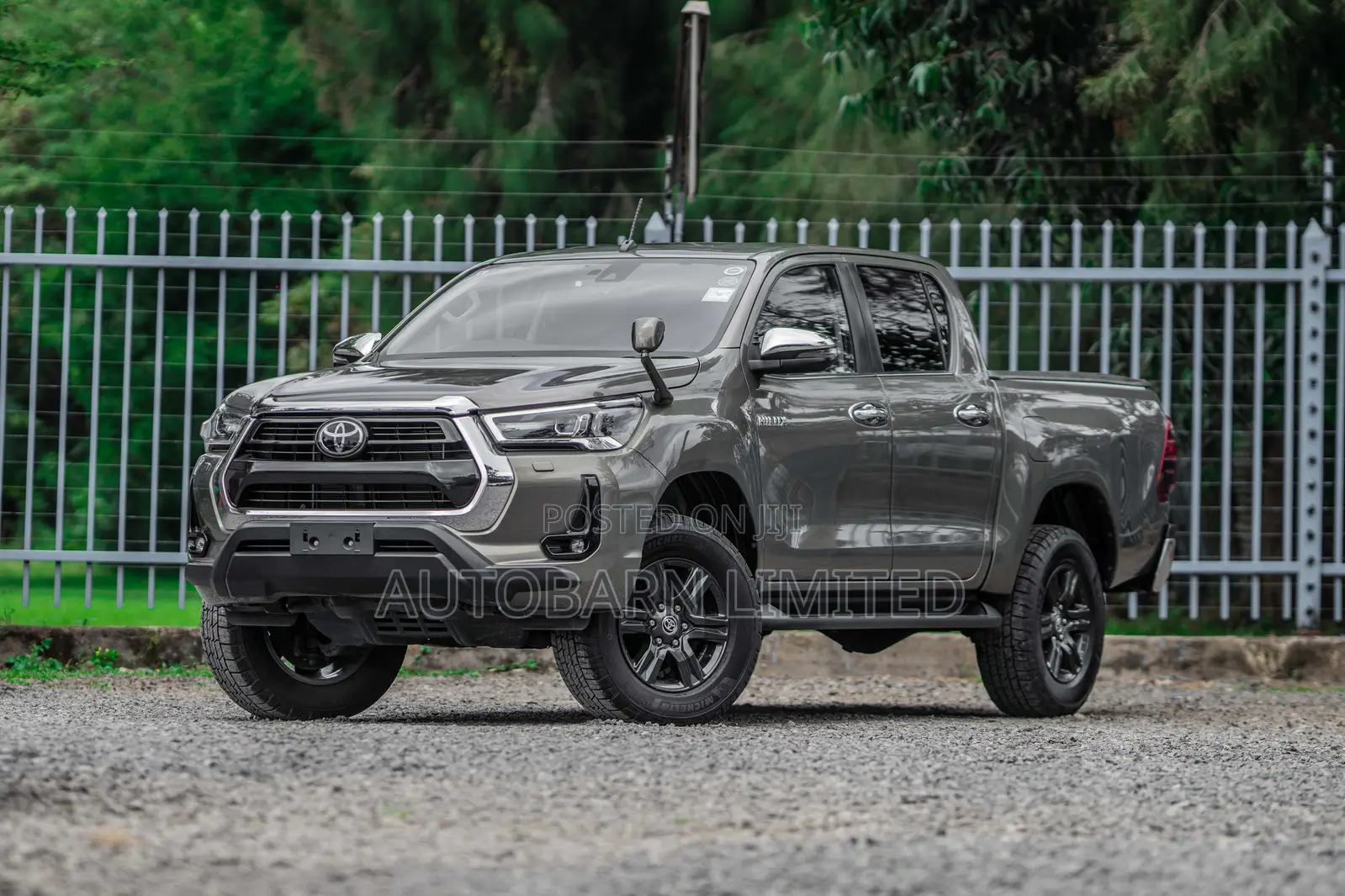 Toyota Hilux 2021 Green