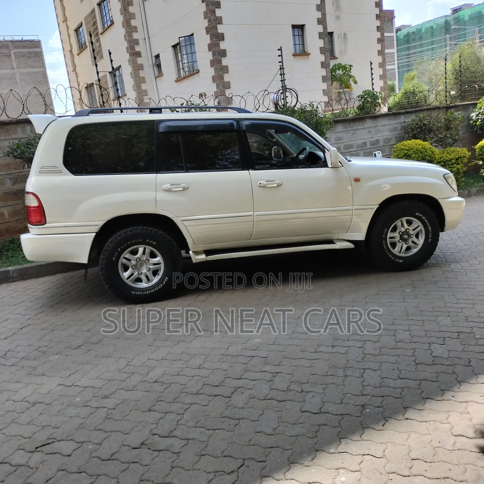 Toyota Land Cruiser Cygnus 4.7 2002 White