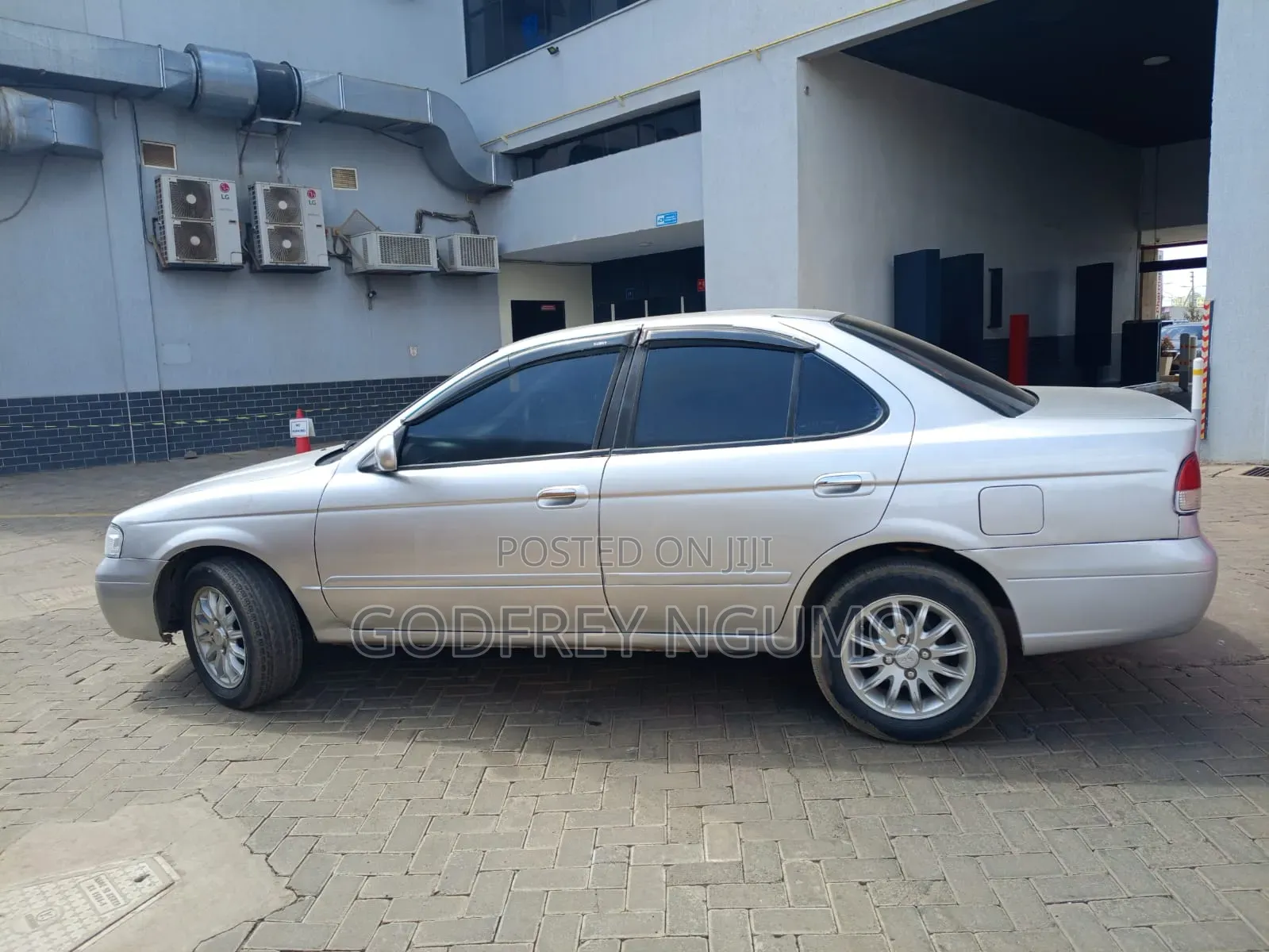 Nissan Sunny 2002 Silver