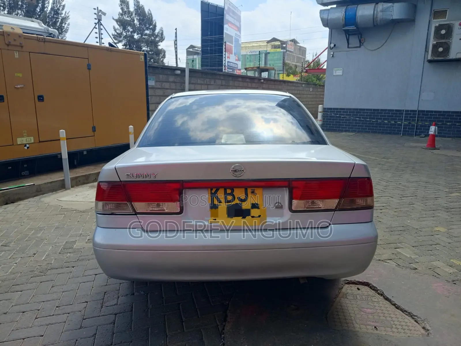 Nissan Sunny 2002 Silver