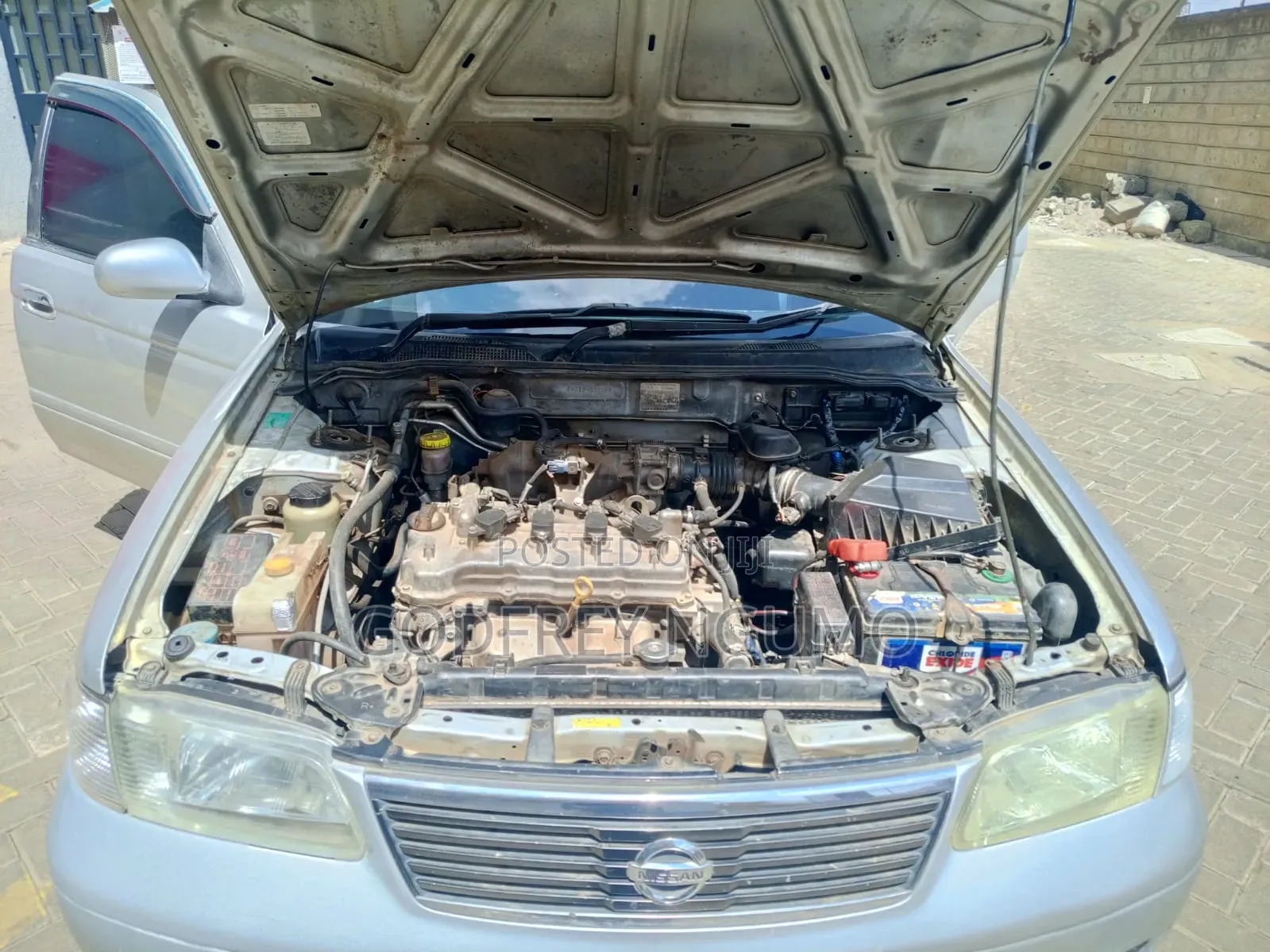 Nissan Sunny 2002 Silver