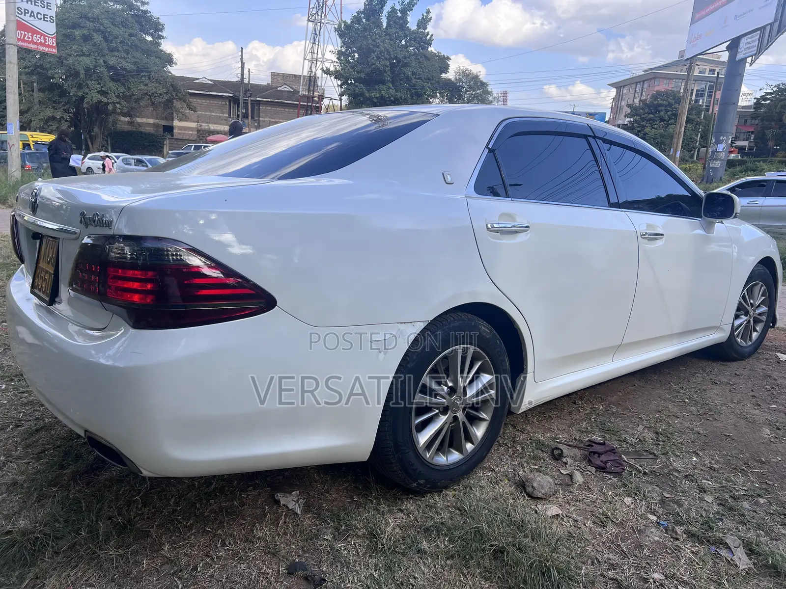 Toyota Crown 2012 Beige