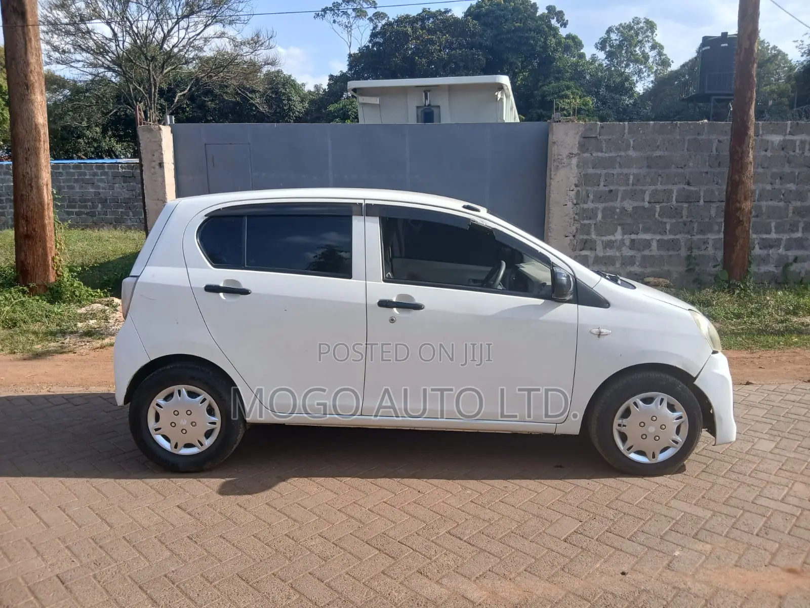 Daihatsu Mira 2015 White