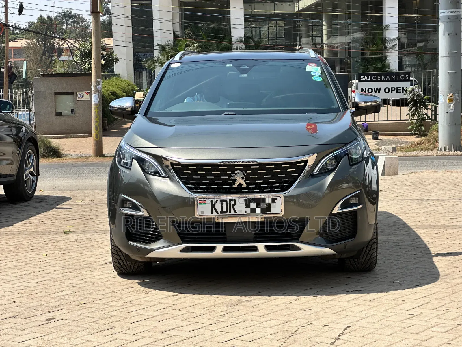 Peugeot 5008 2017 Green