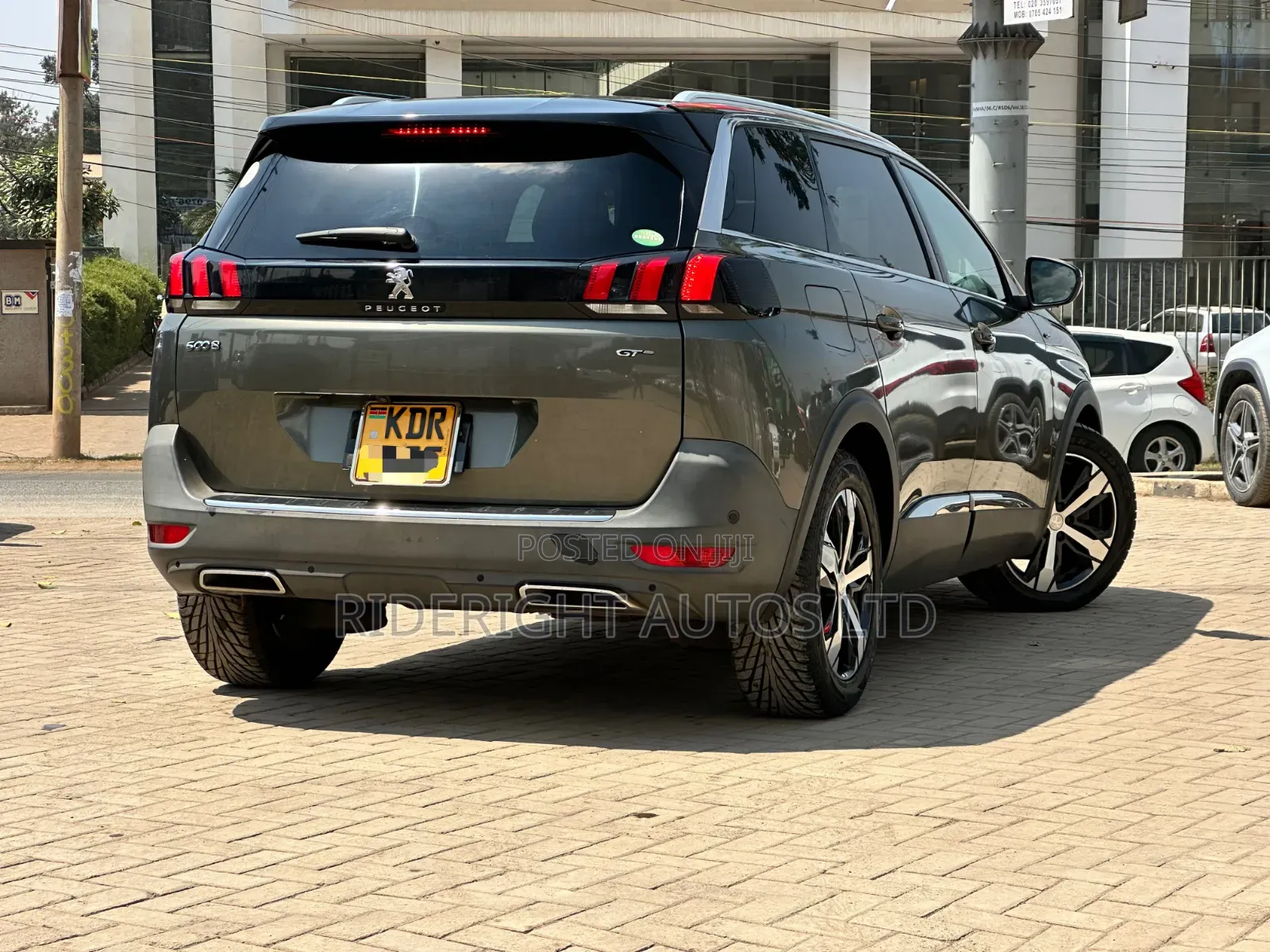 Peugeot 5008 2017 Green