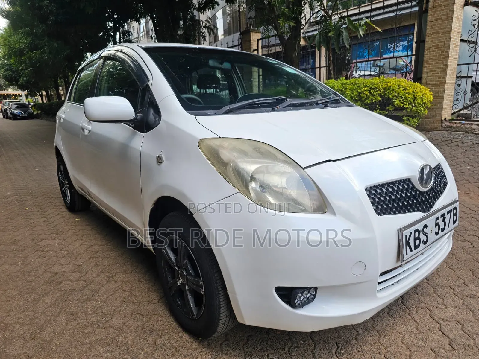 Toyota Vitz 1.0 FWD 5dr 2007 White