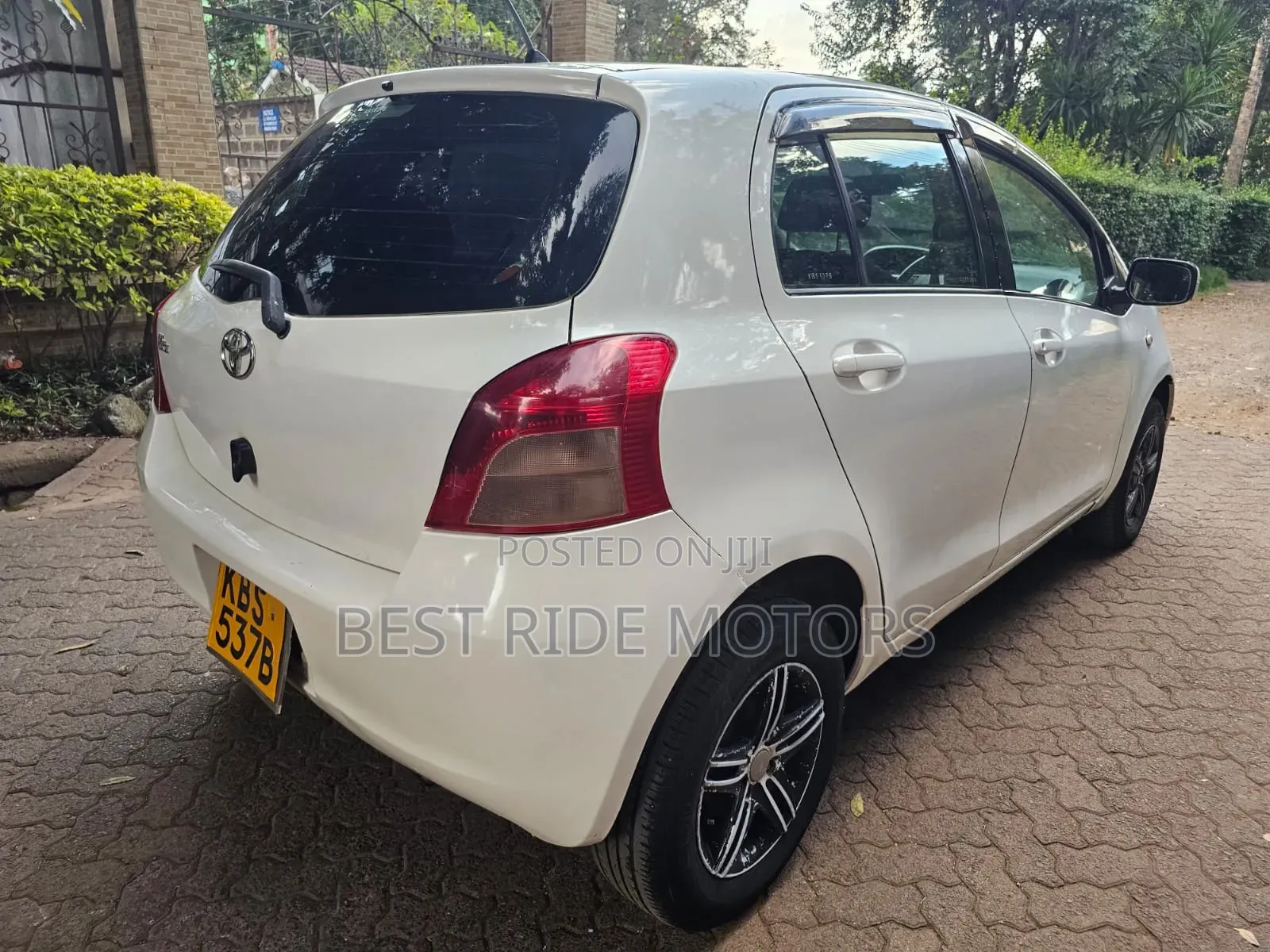 Toyota Vitz 1.0 FWD 5dr 2007 White