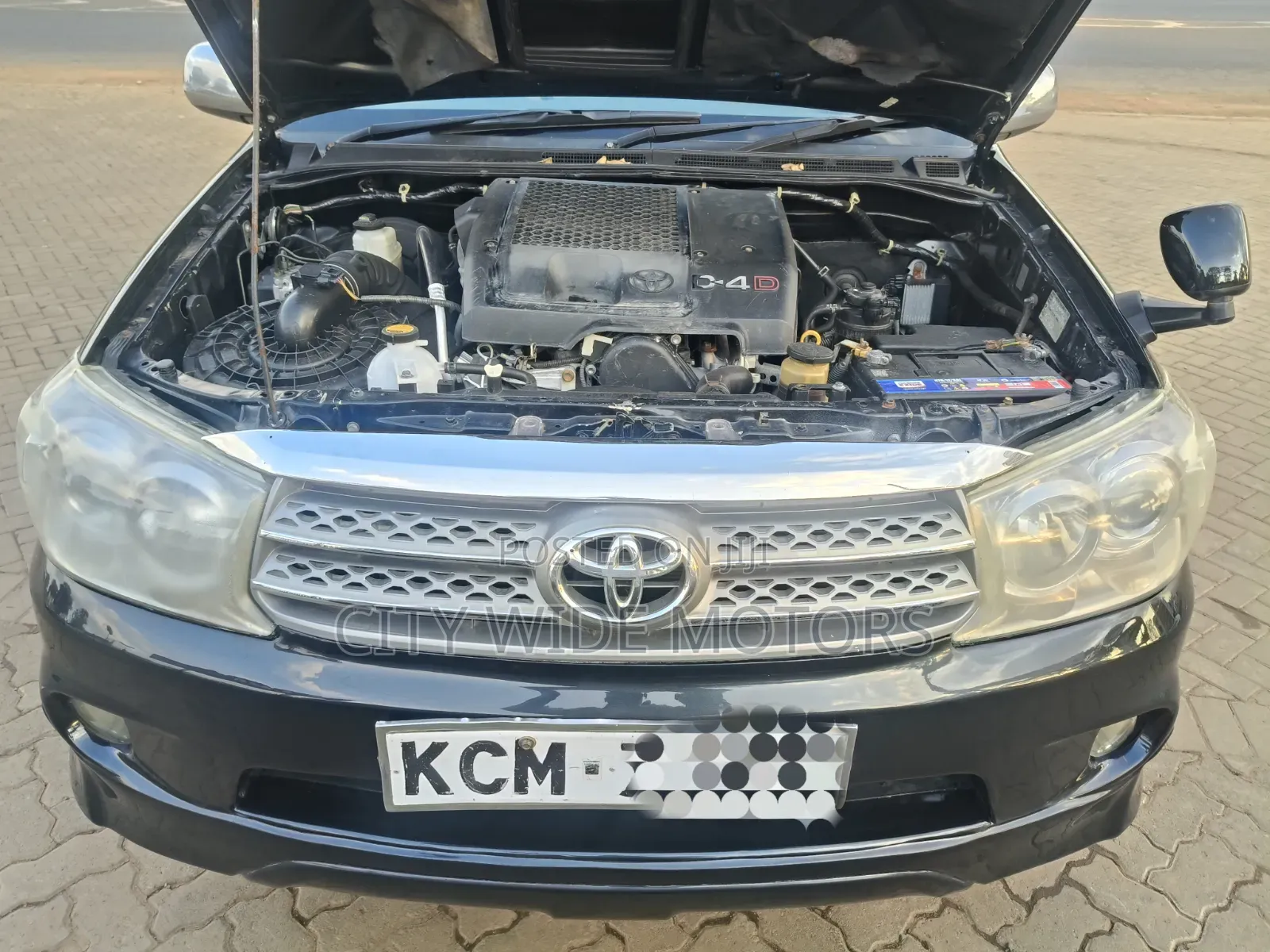 Toyota Fortuner 2010 Black
