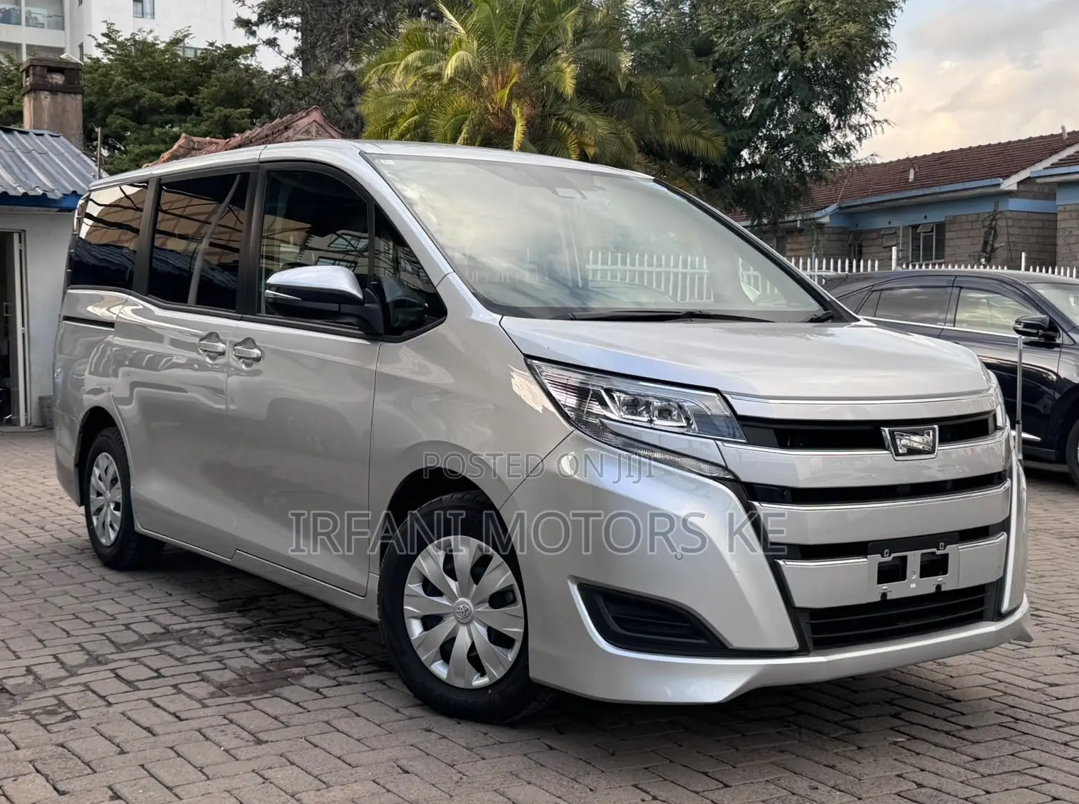 Toyota Noah 2.0 FWD (8 Seater) 2020 Silver