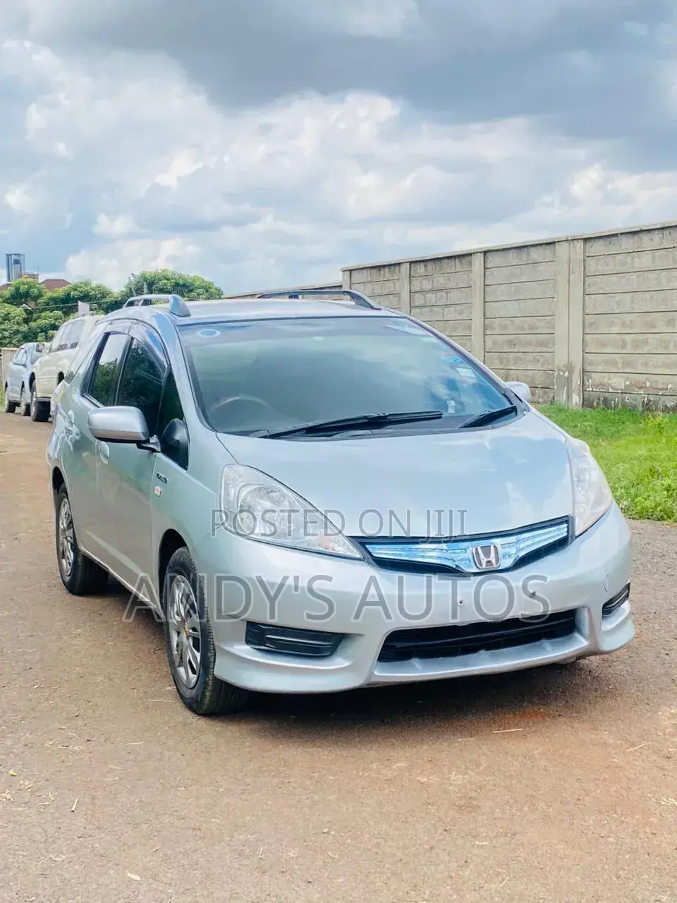Honda Fit Shuttle 2013 Silver