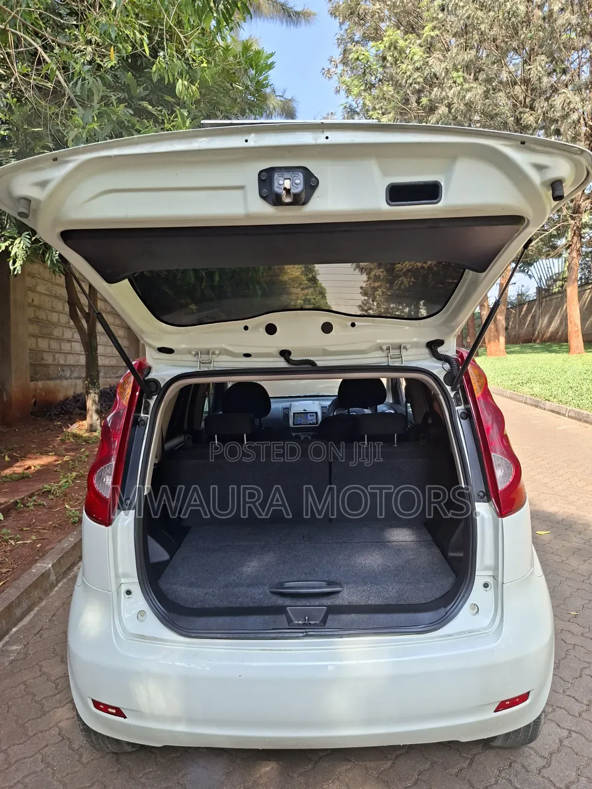 Nissan Note 2012 Pearl
