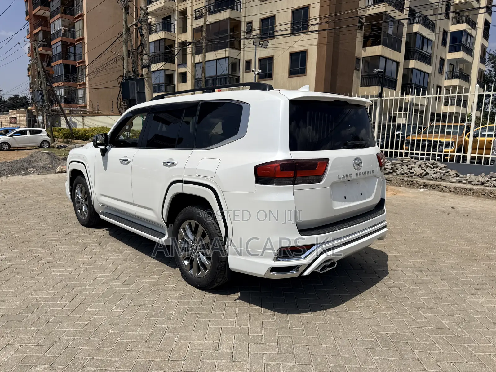 Toyota Land Cruiser LC300 2023 Pearl