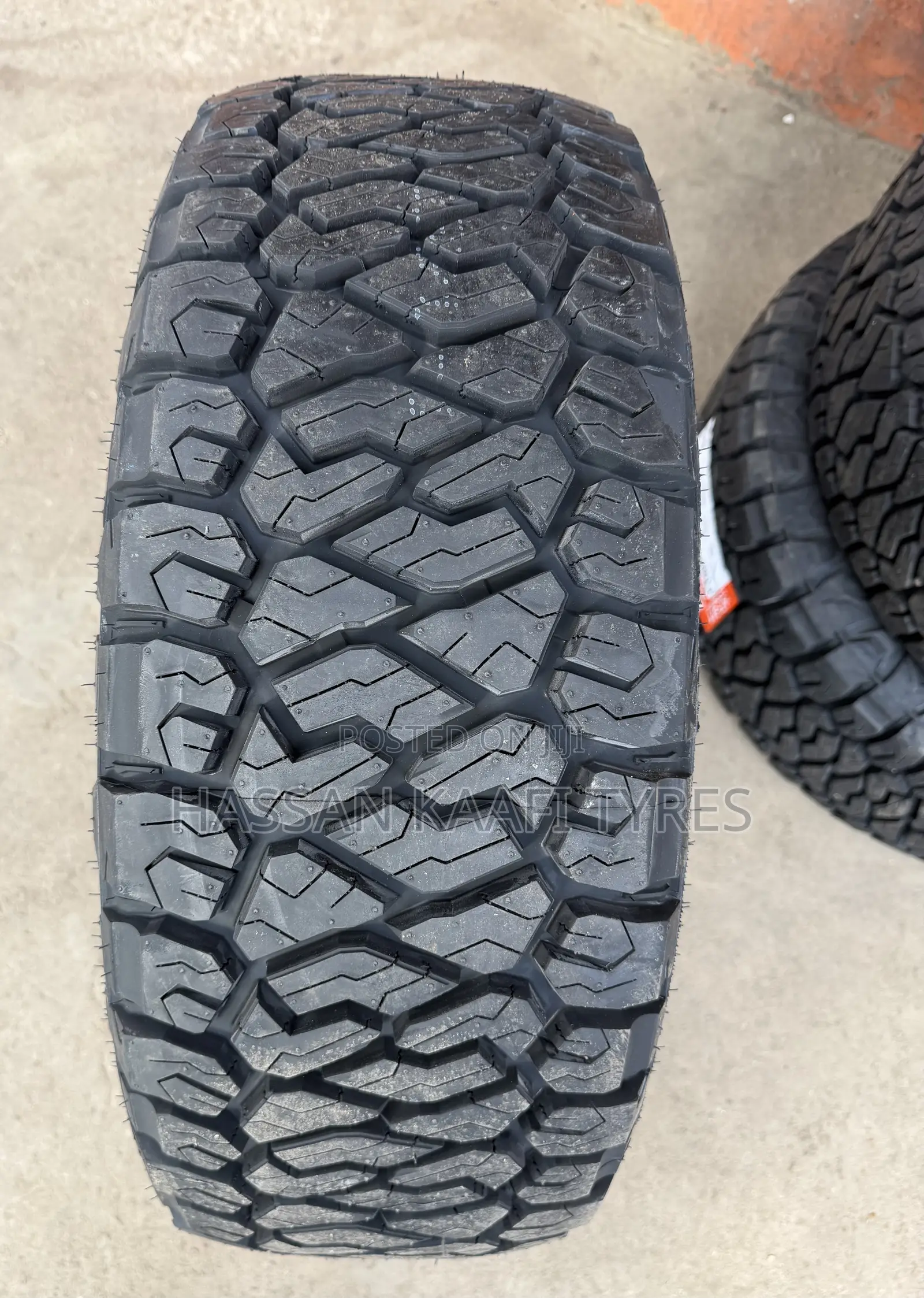 265/65r17 Maxxis Tyre (Razr10pr )