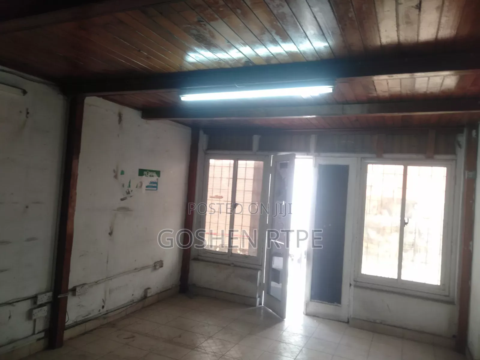 Iconic/Huge Shop to Let at Mvita - Sparki Mombasa City (Island)
