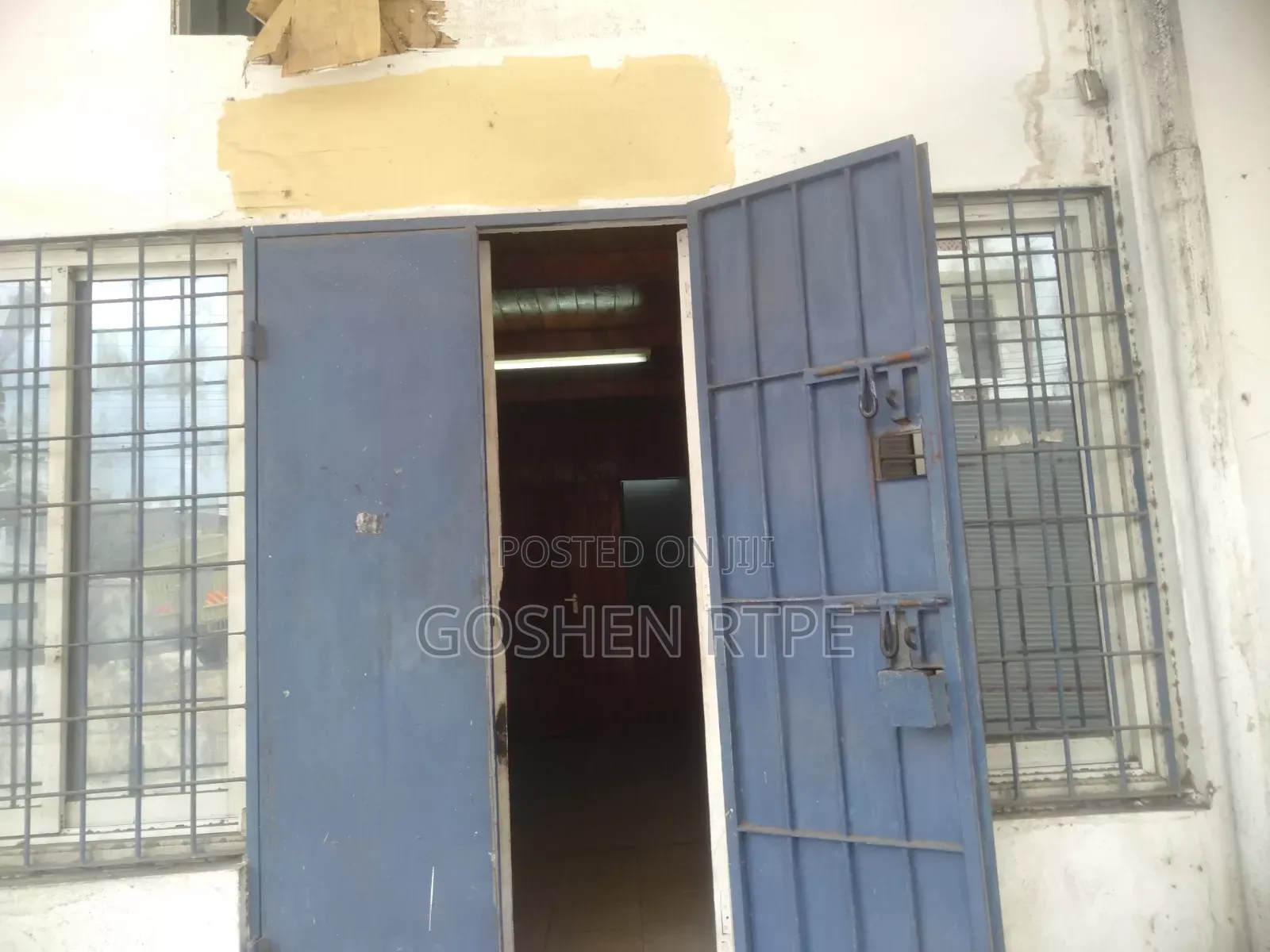 Iconic/Huge Shop to Let at Mvita - Sparki Mombasa City (Island)