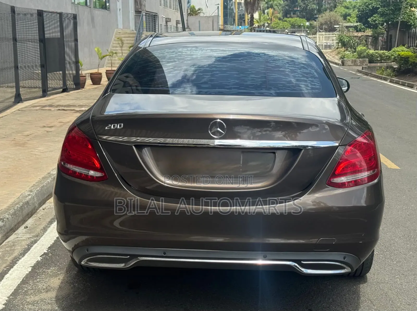 Mercedes-Benz C200 2016 Brown