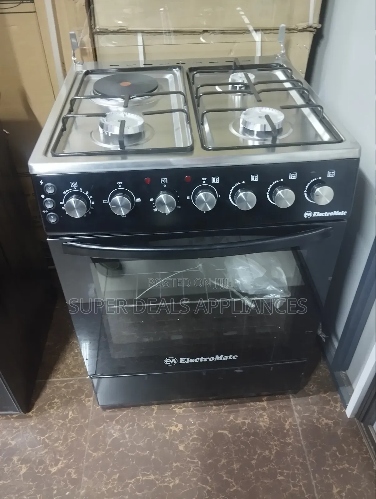 3+1 Electric Gas Cooker With an Electric Plate