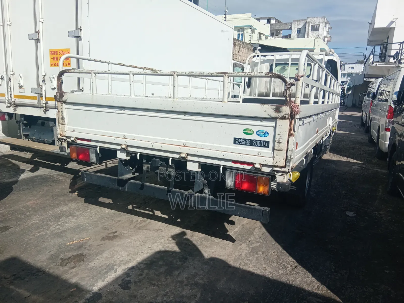 Isuzu Elf Truvk