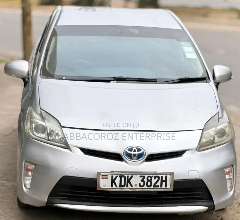 Toyota Prius 4dr Hatchback (1.8L 4cyl gas/electric hybrid CVT) 2016