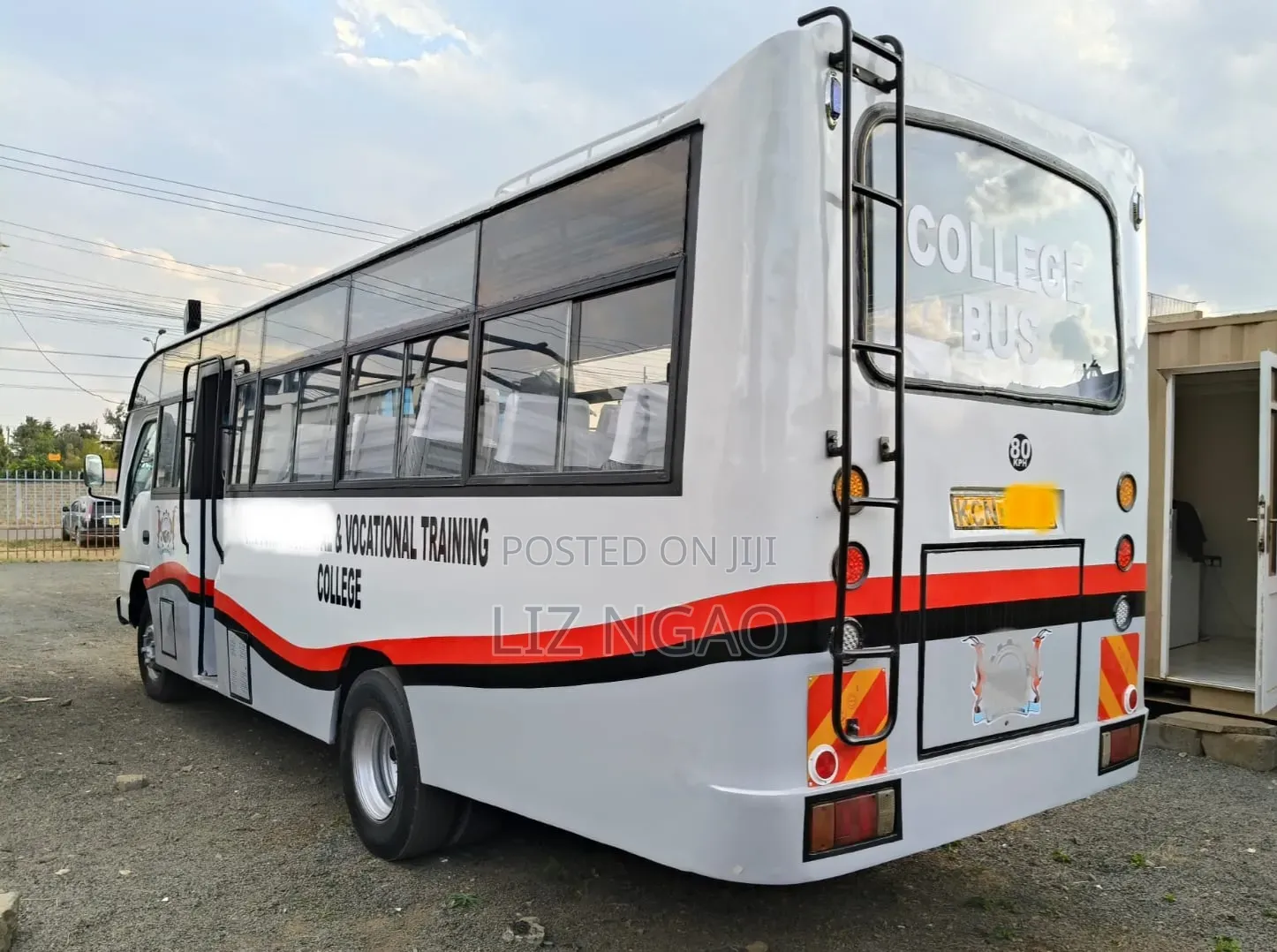 Isuzu NQR 2017 White