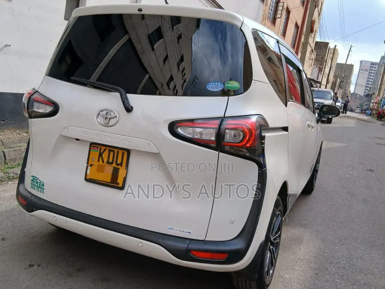 Toyota Sienta 2020 White