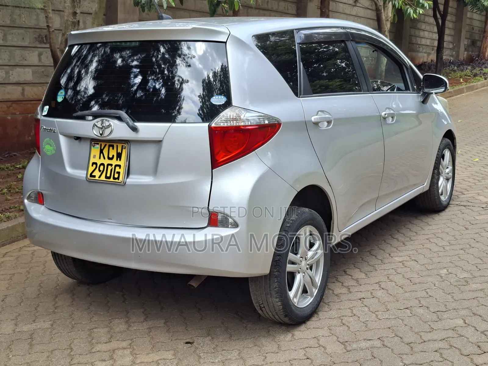 Toyota Ractis 2013 Silver