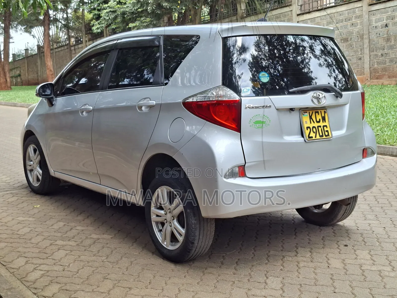 Toyota Ractis 2013 Silver