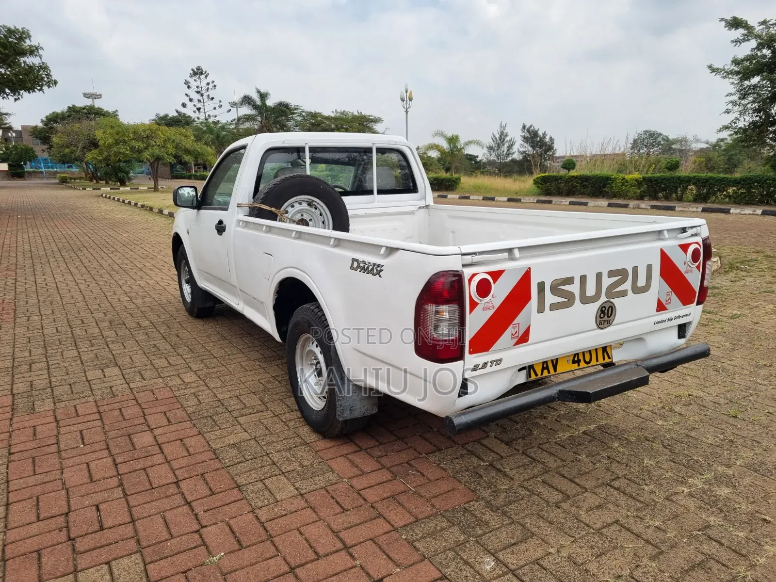 Isuzu D-MAX 2006 Off white