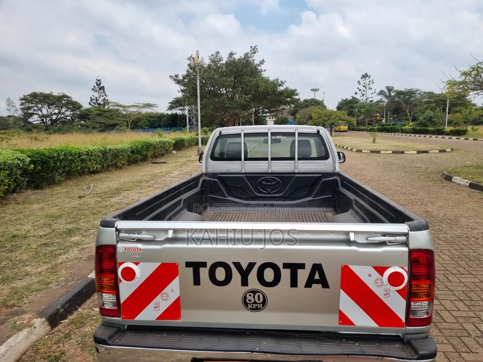 Toyota Hilux 2011 Gold