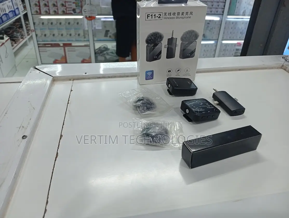 F11 Digital Wireless Lavalier Mic With Stable Transmission