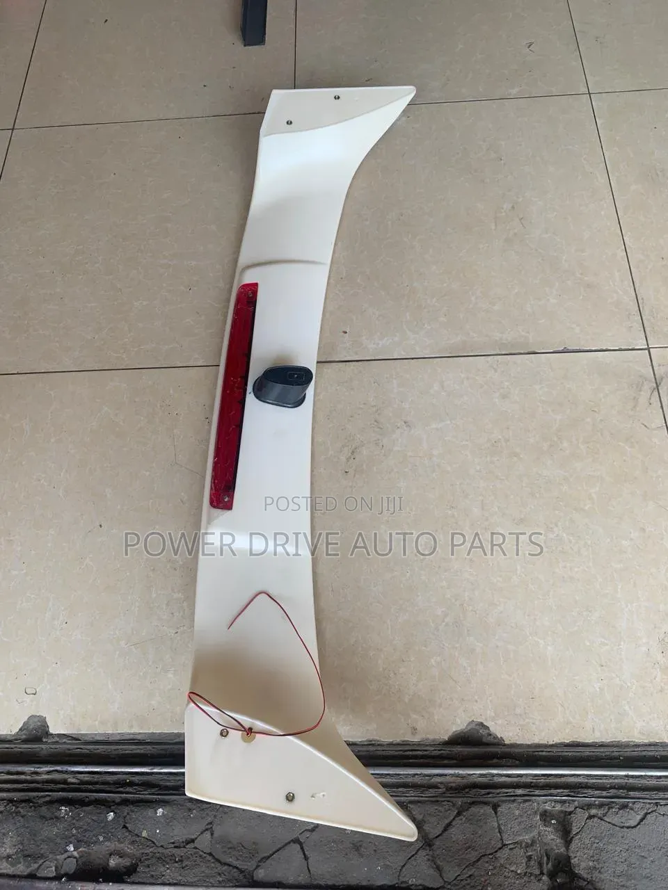 Spoiler Ae 100