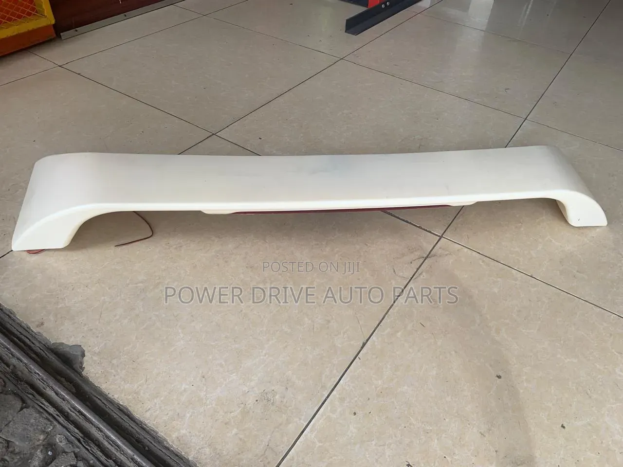 Spoiler Ae 100