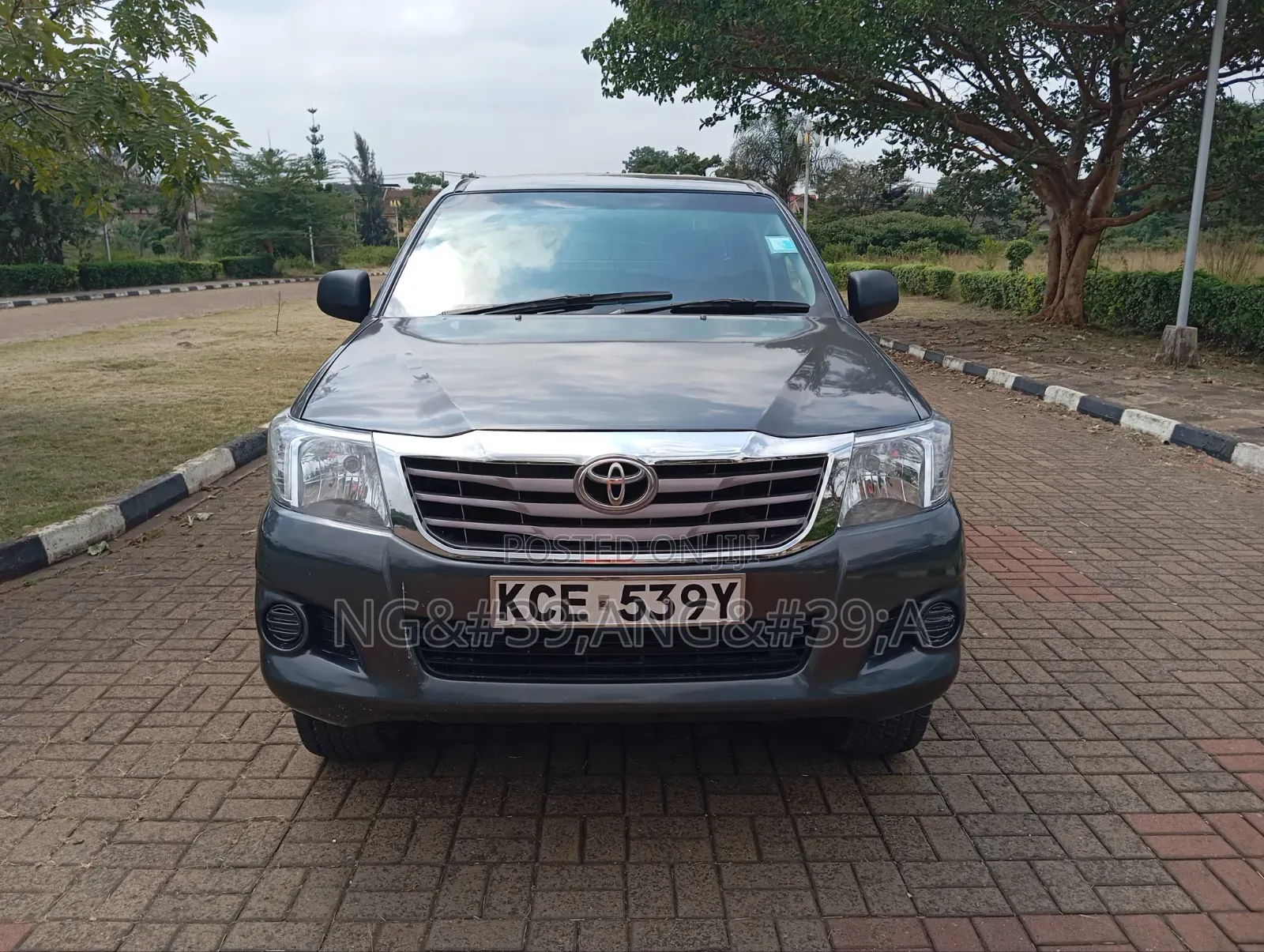 Toyota Hilux 2015 Gray