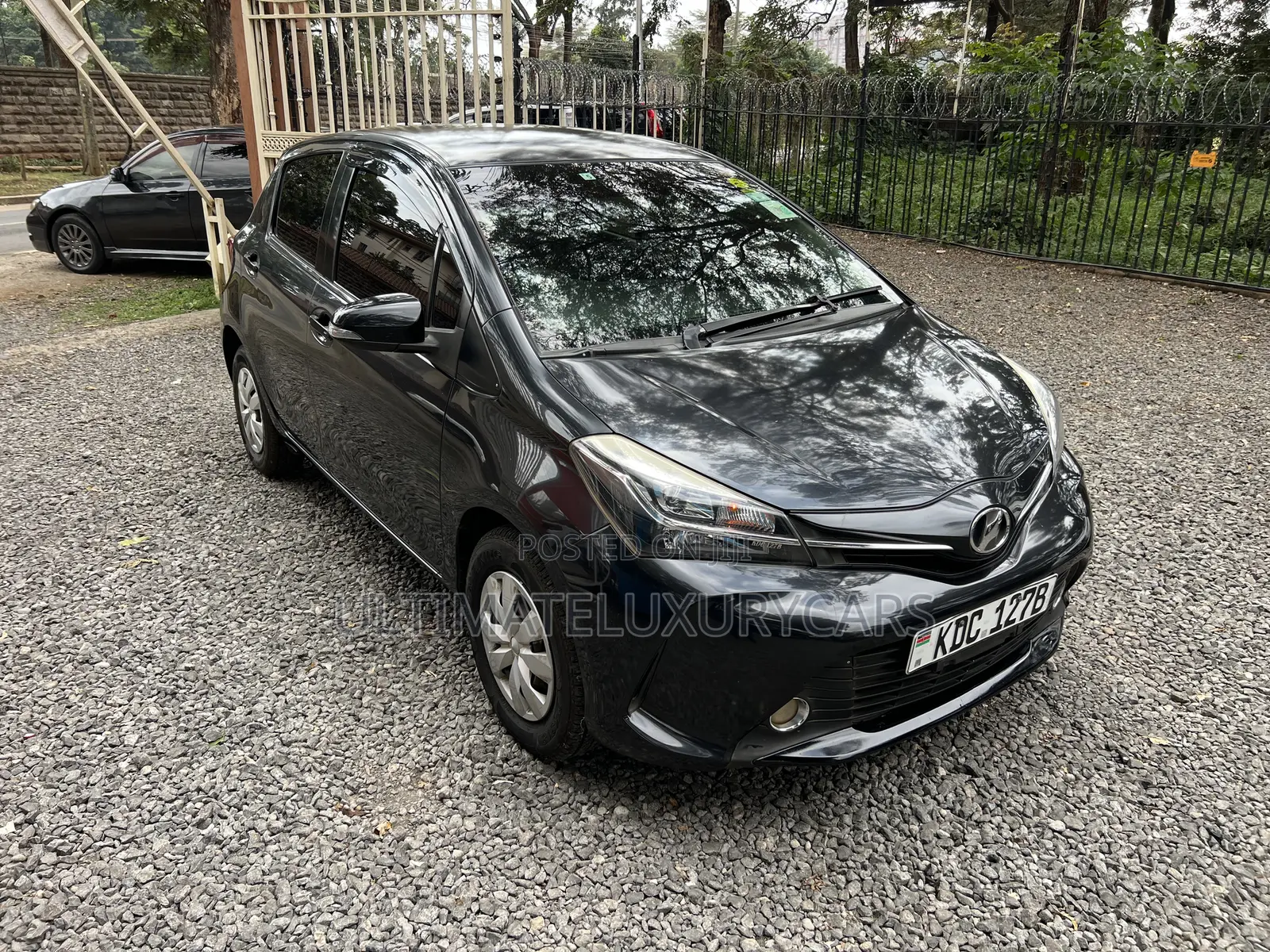 Toyota Vitz 1.3 FWD 5dr 2014 Gray