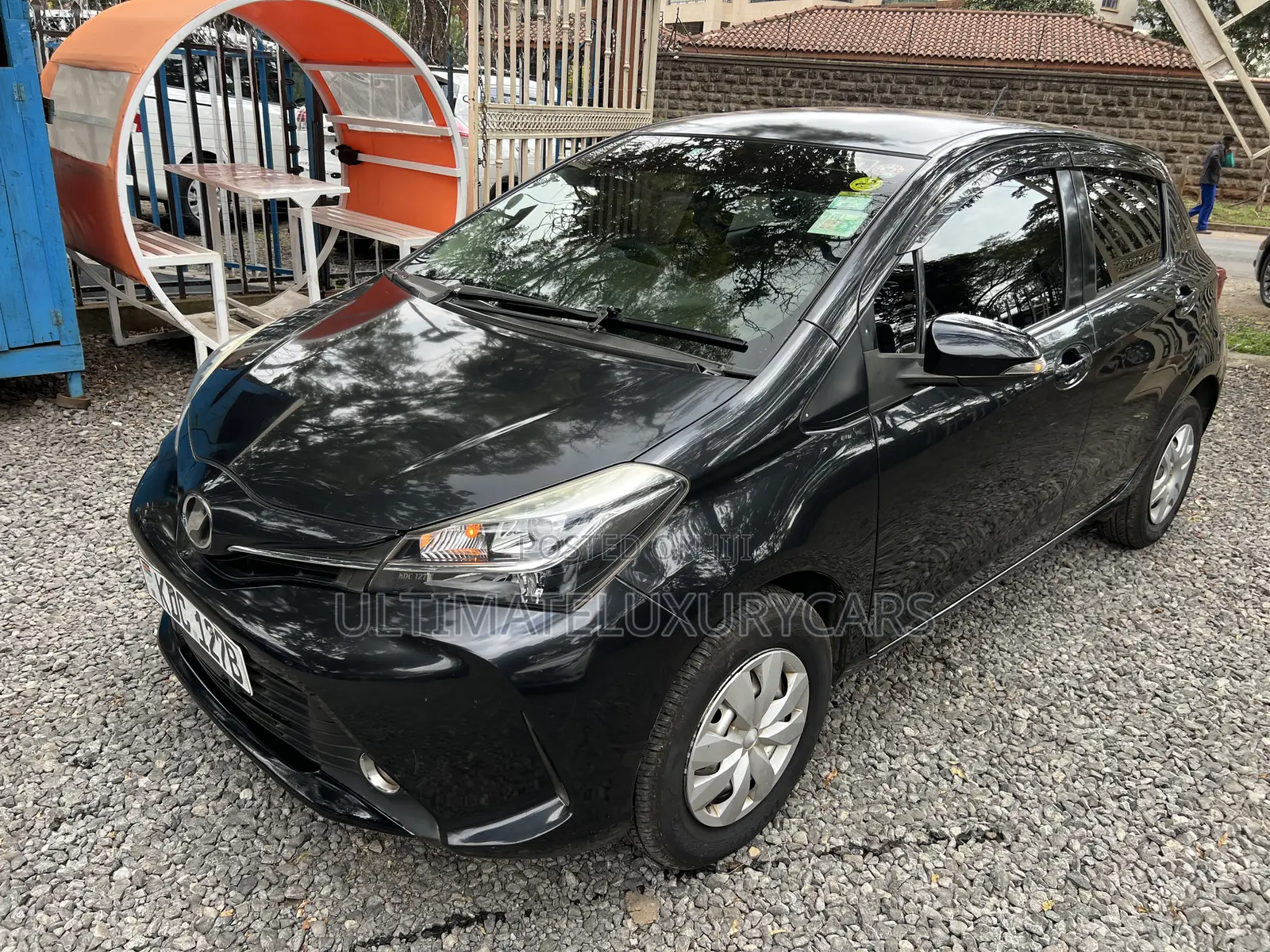 Toyota Vitz 1.3 FWD 5dr 2014 Gray
