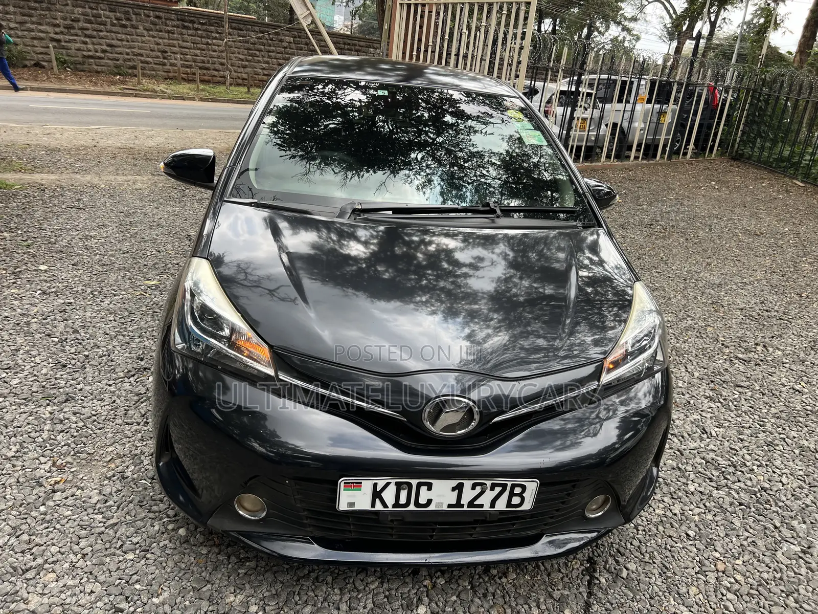 Toyota Vitz 1.3 FWD 5dr 2014 Gray