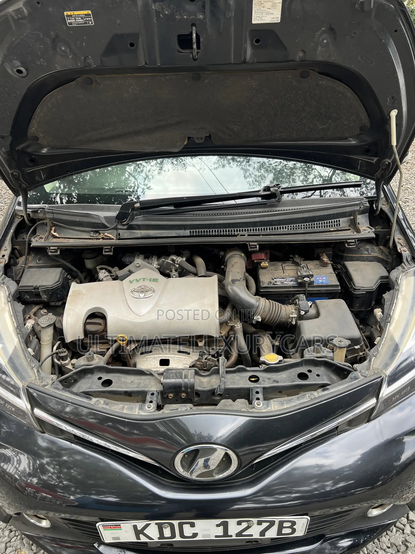Toyota Vitz 1.3 FWD 5dr 2014 Gray