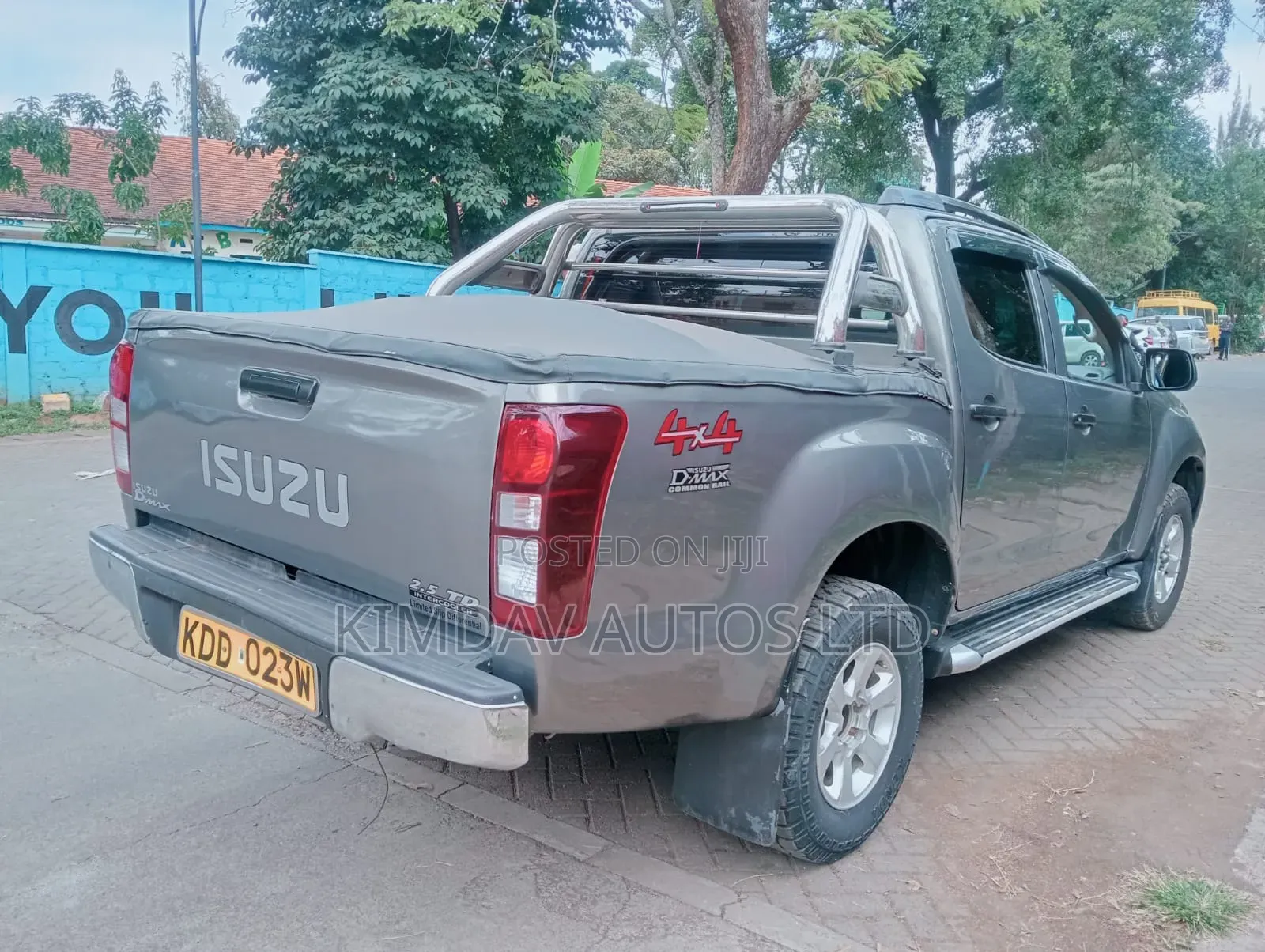 Isuzu D-MAX 2021 Gray