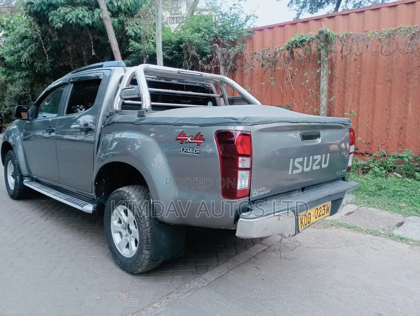 Isuzu D-MAX 2021 Gray
