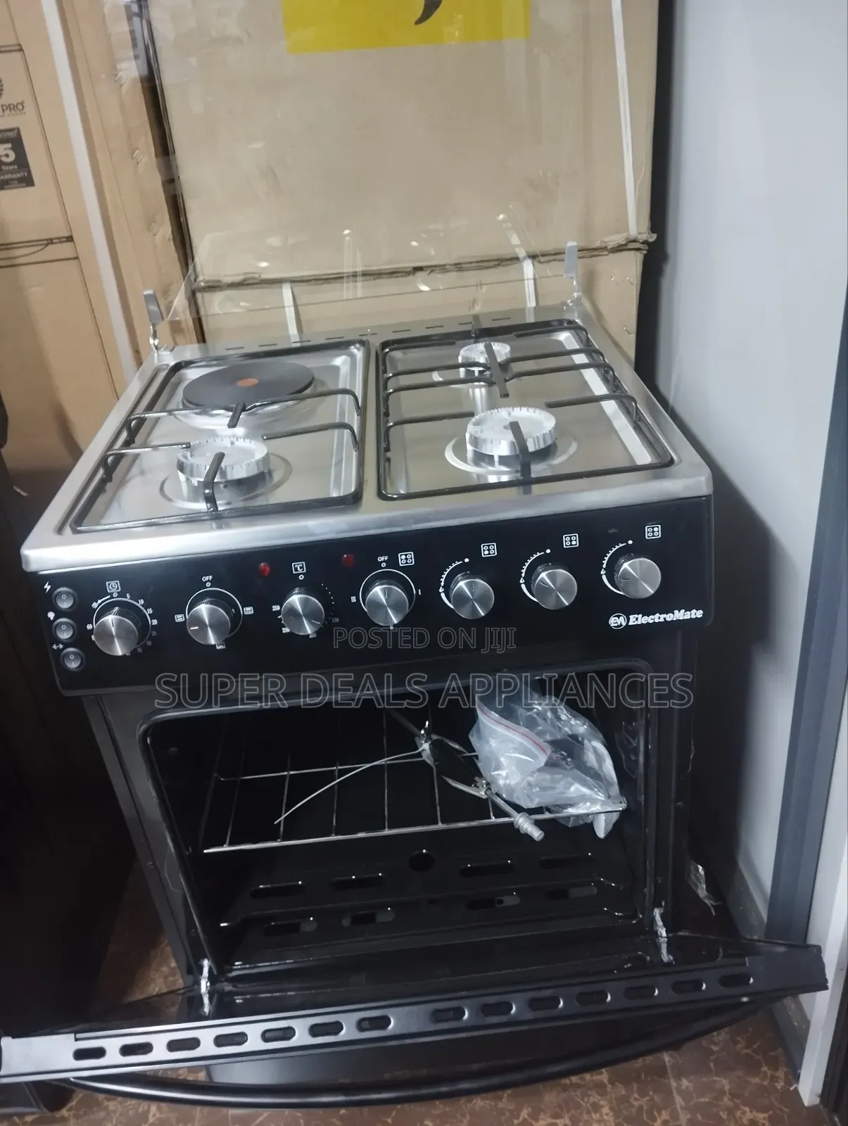 3+1 Standarding Cooker With an Electric Plate