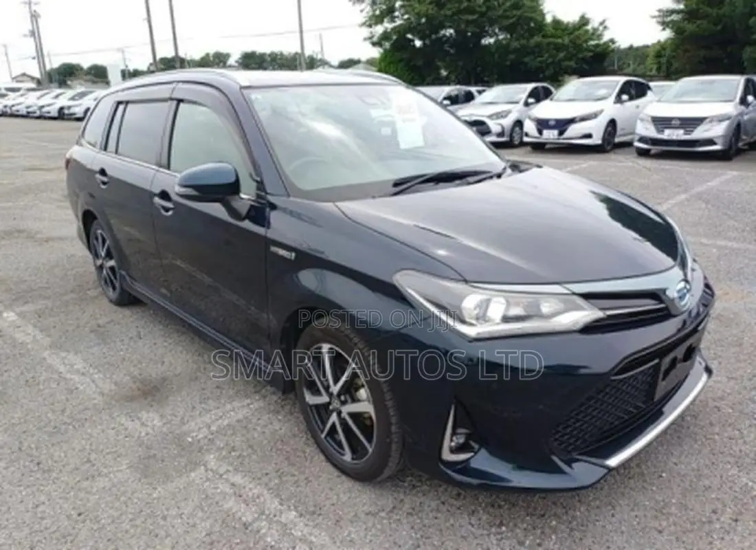 Toyota Corolla Fielder 1.5 Hybrid FWD 2019 Black