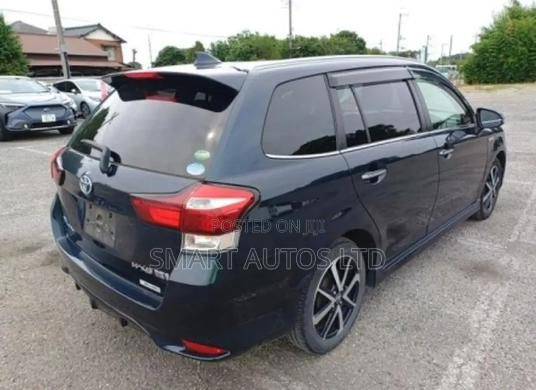 Toyota Corolla Fielder 1.5 Hybrid FWD 2019 Black