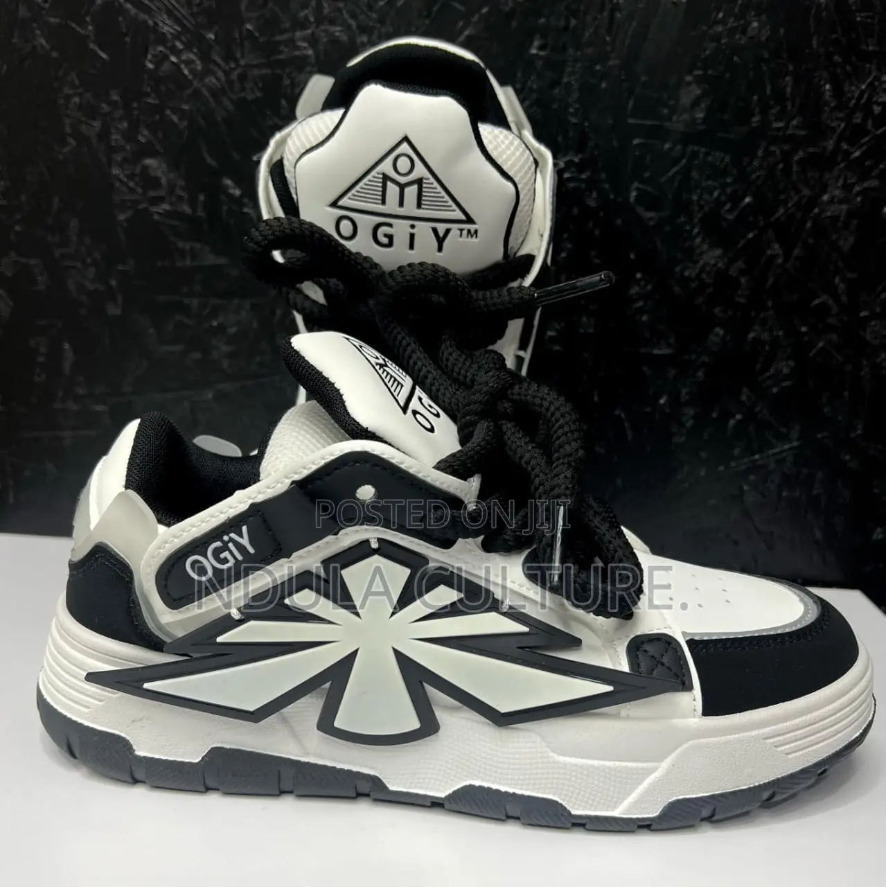 Ogiy Sneakers