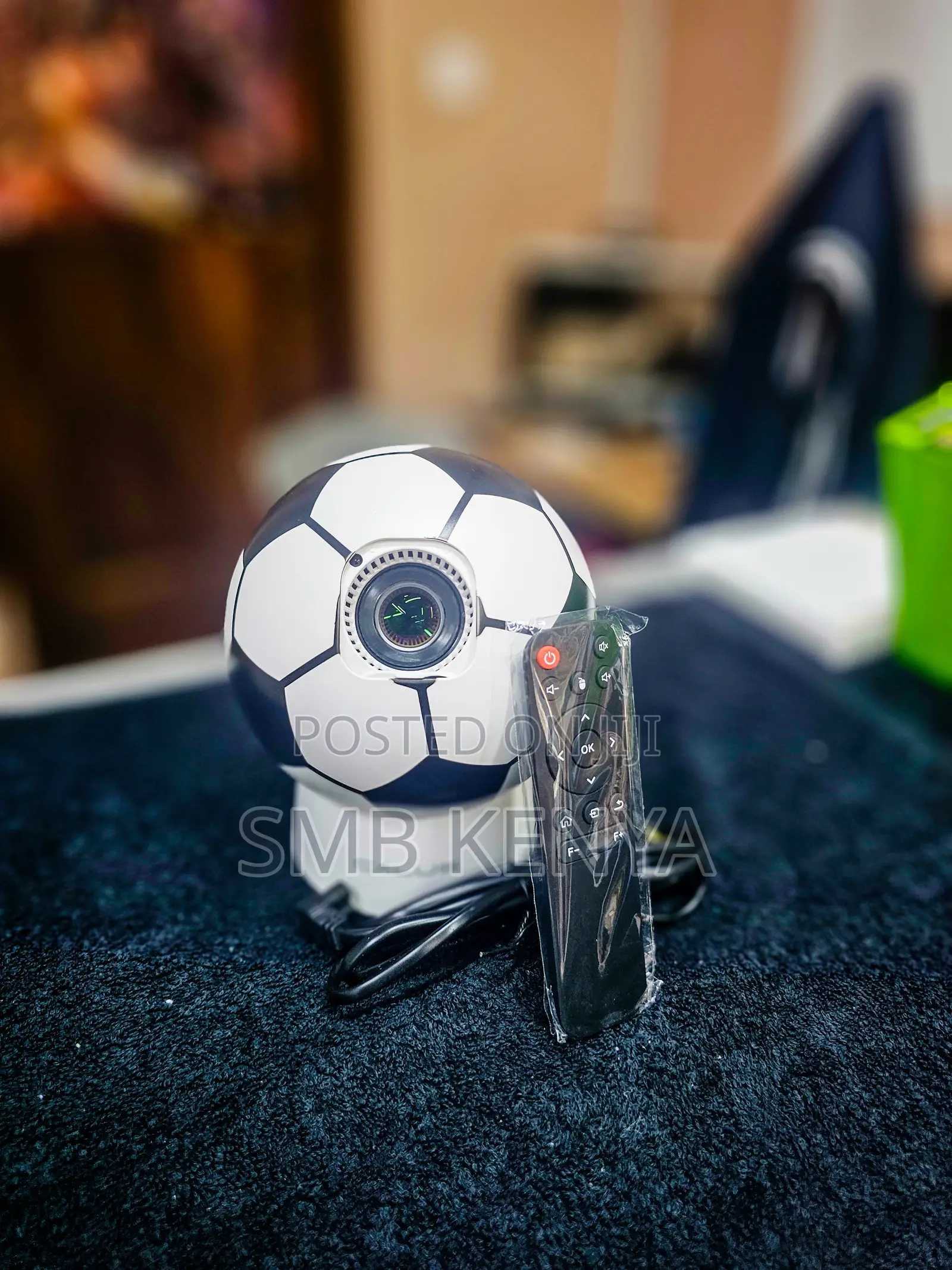 HDR Fottball Shape Portable Smart Projector
